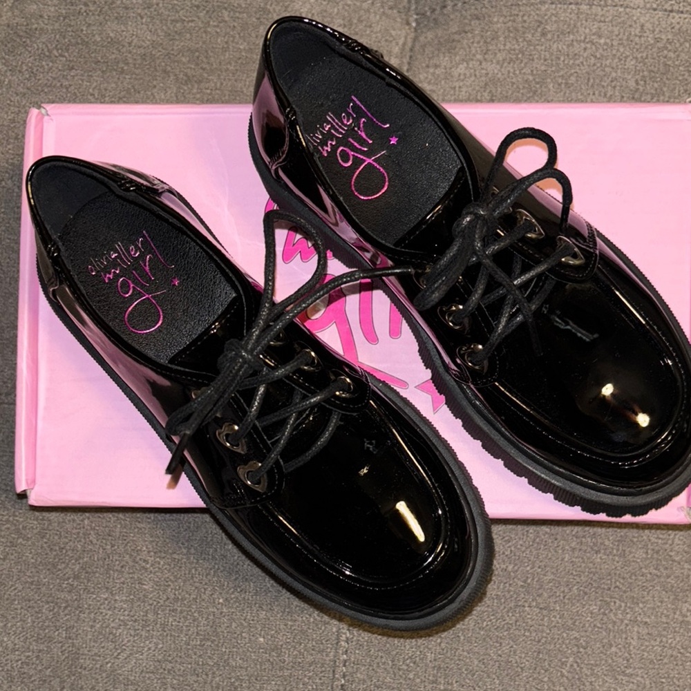 🌴Olivia Miller Northern Litez Girls' Loafers Size 1